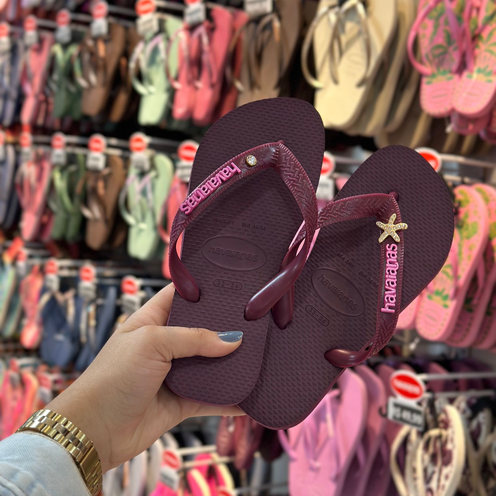 Havaianas Top Senses + Pin Placa Logo + Pin Ponto de Luz e Estrela do Mar