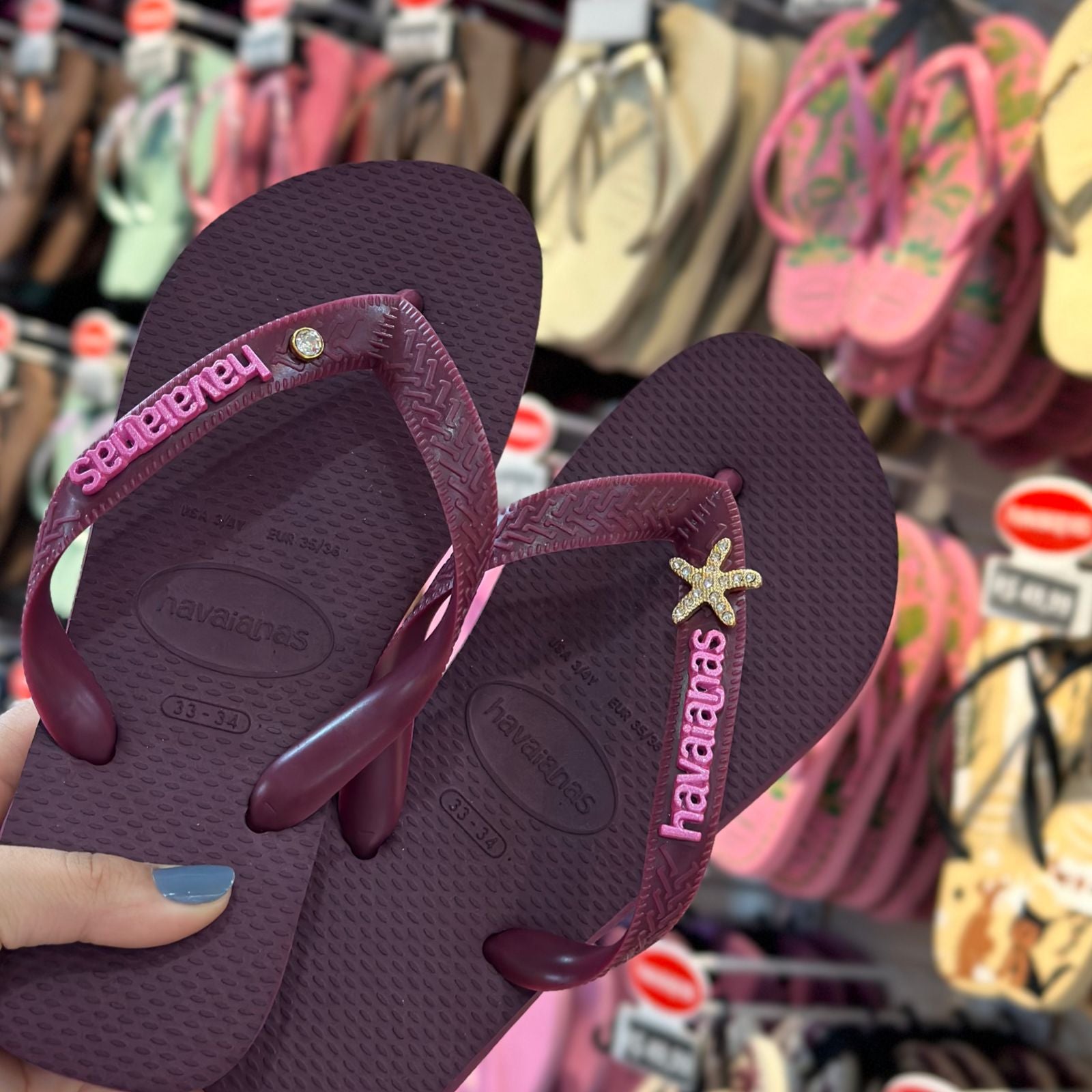 Havaianas Top Senses + Pin Placa Logo + Pin Ponto de Luz e Estrela do Mar