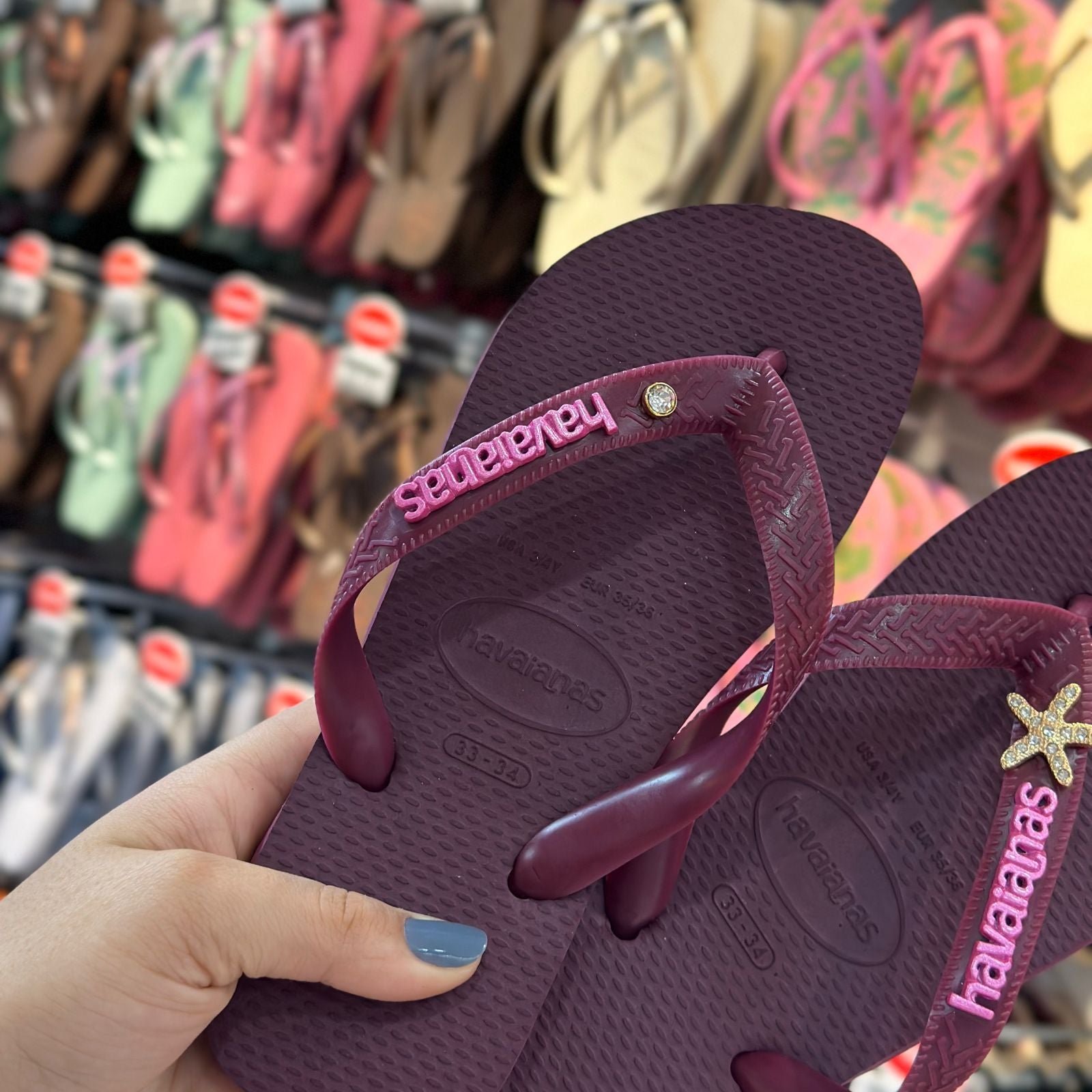 Havaianas Top Senses + Pin Placa Logo + Pin Ponto de Luz e Estrela do Mar