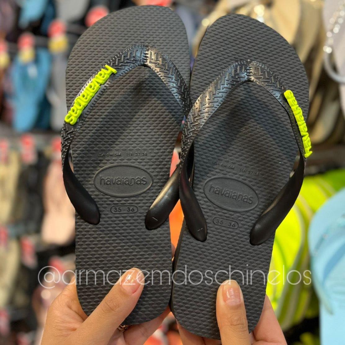 Havaianas Top (Preto) + Pingente Placa Logo