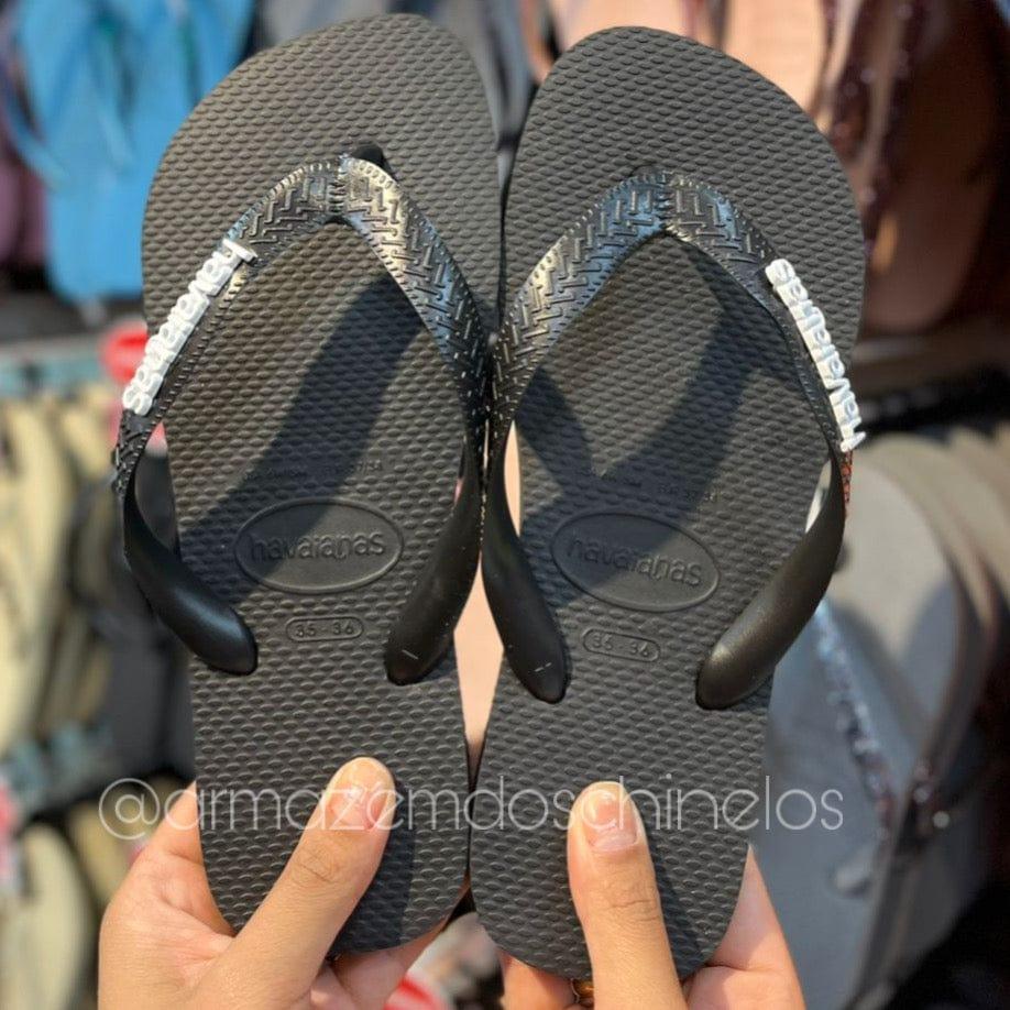 Havaianas Top (Preto) + Pingente Placa Logo